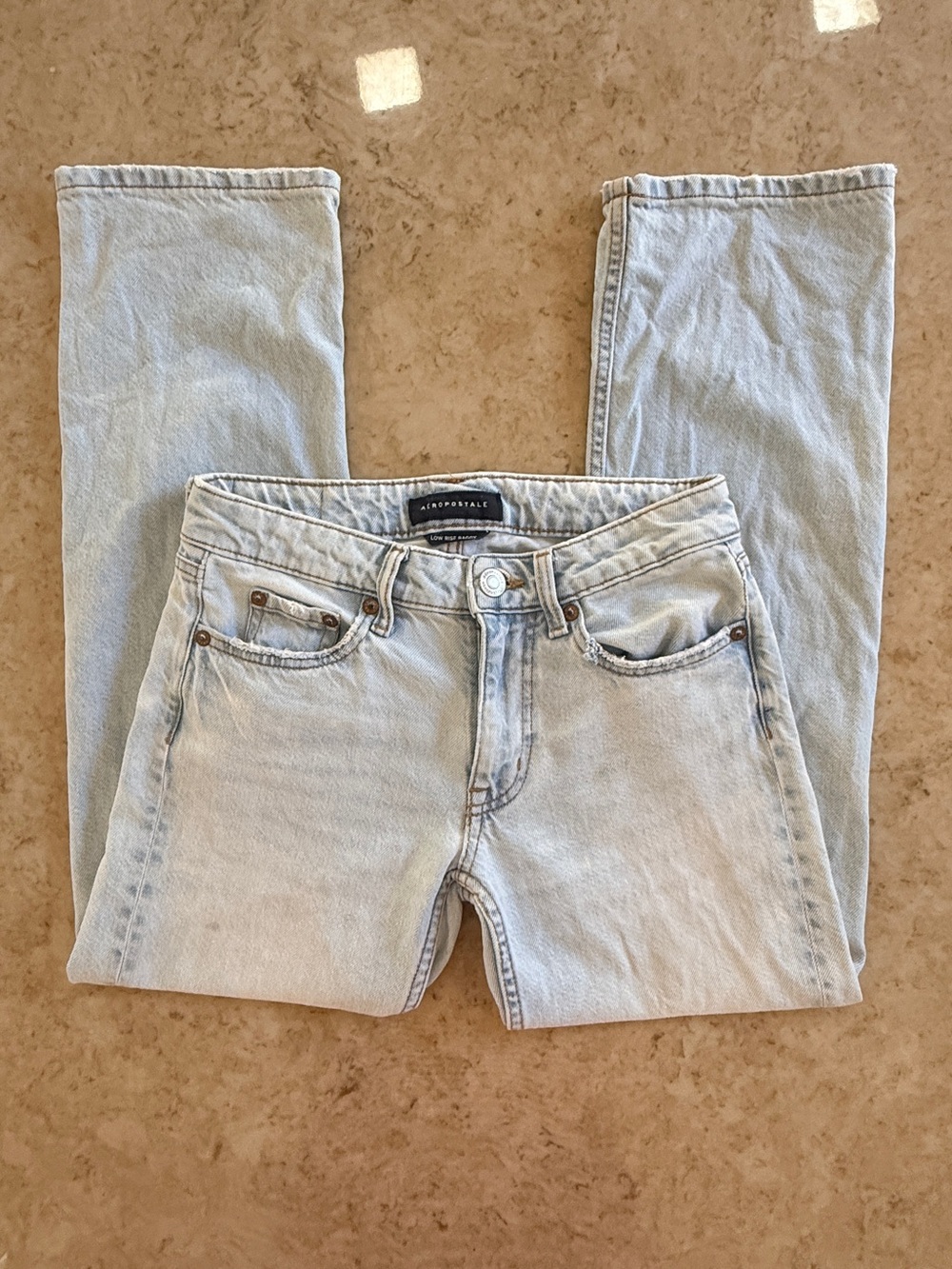 Aéropostale Light Wash Low-Rise Baggy Jeans Size 000 Short